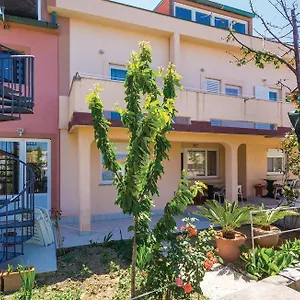  Apartment Olive House Rab