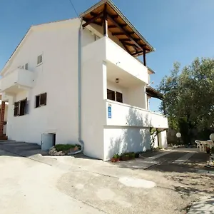 Barbat 730 Gostinjska kuća